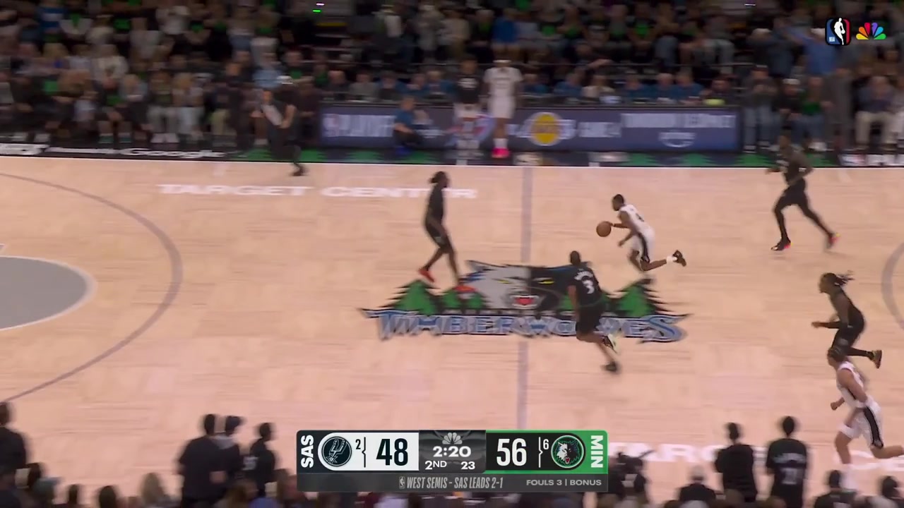 Stephon Castle Carter Bryant soar for the putback dunk resulting in Castle dunking over Carter with replaysDevin Vassell hits a 3-pointer shortly after