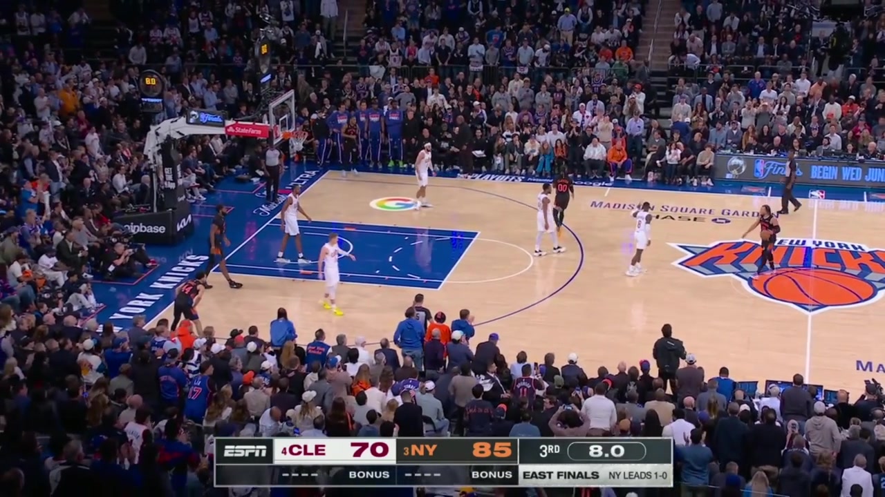 Lowlight Jordan Clarkson gets caught with the euro 3-step