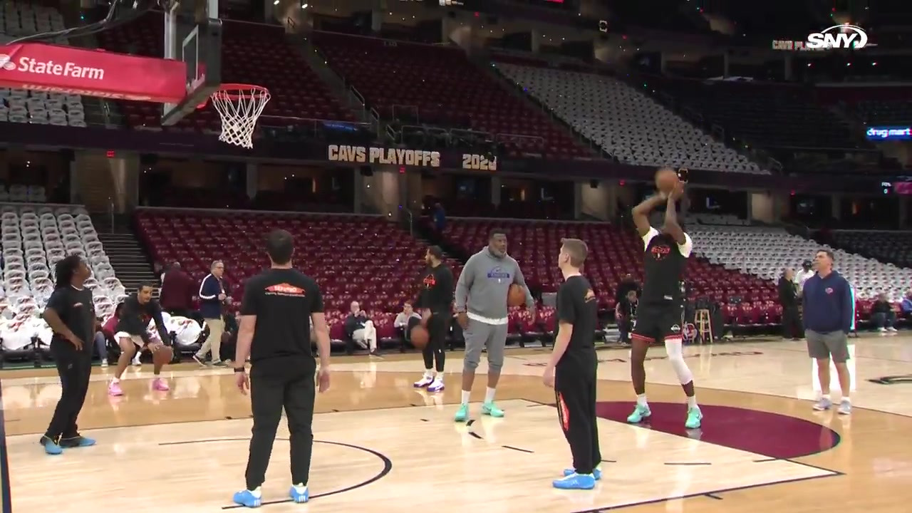 SNY Mitchell Robinson practicing free throws before game 3 26 33