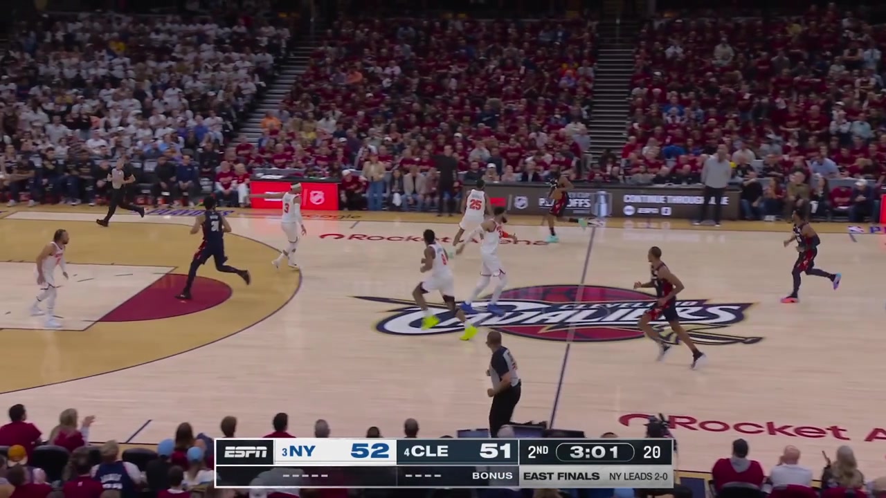 Josh Hart pokes the ball away from Donovan Mitchell and scores the fastbreak dunklayup off a long pass by OG Anunoby