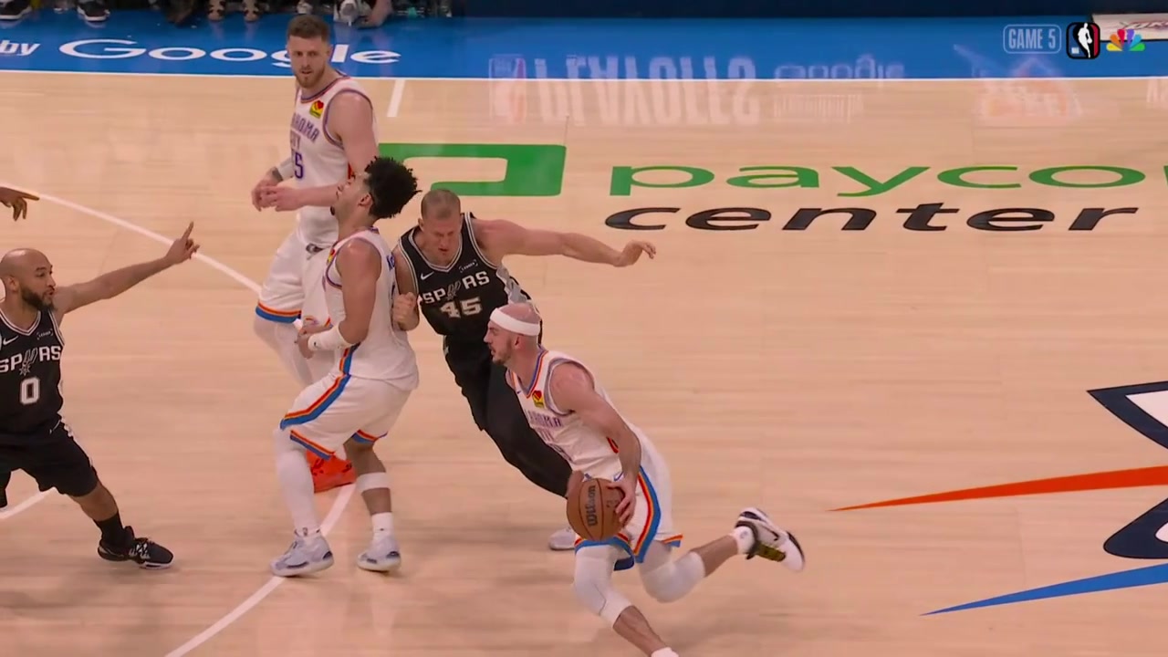 Mason Plumlee sees Jared McCain and decides to wipe him out with an elbow to the back