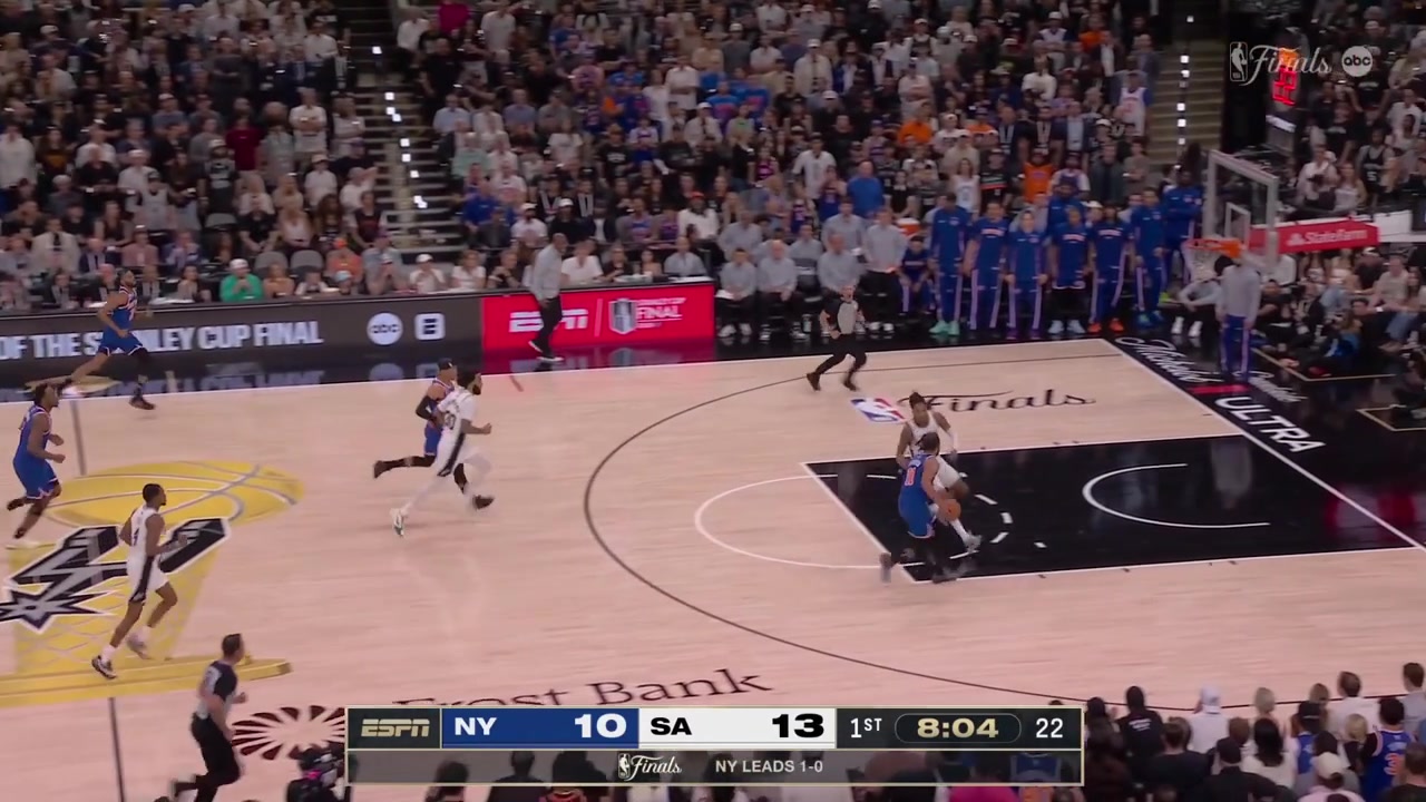 Devin Vassell blocks Jalen Brunson on the driving layup attempt with replays