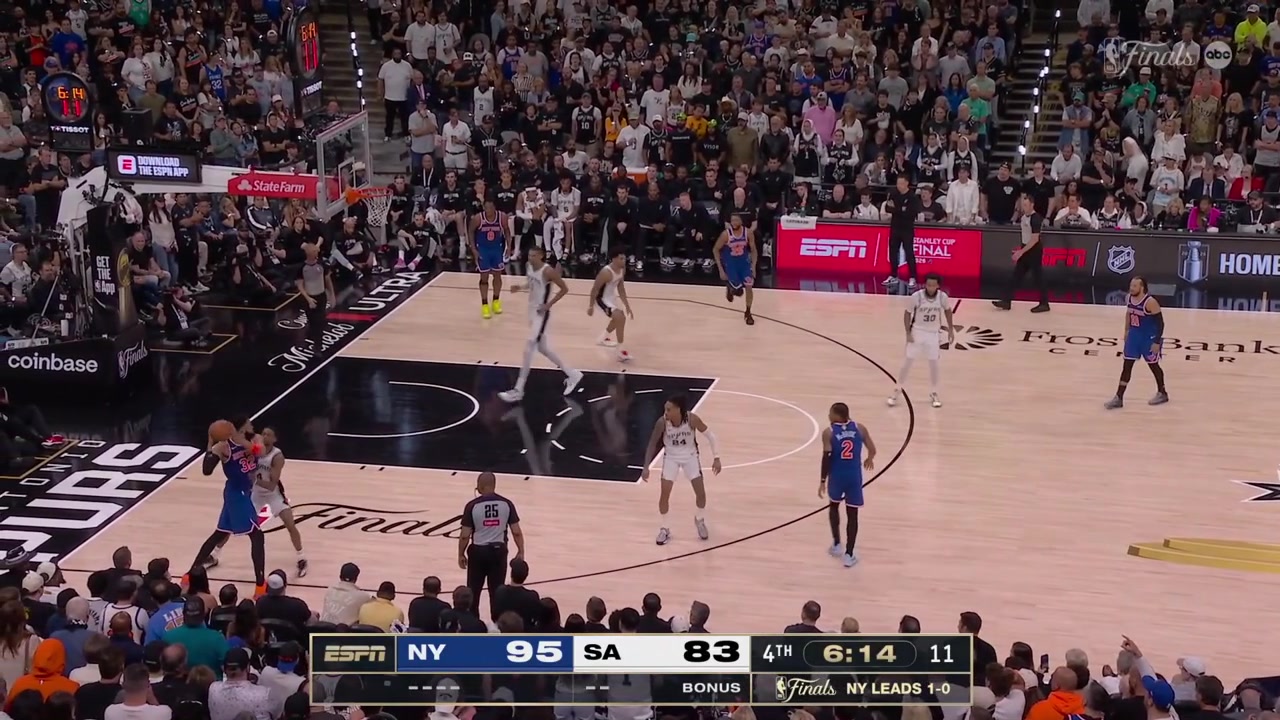 OG Anunoby dunks it on Victor Wembanyama to put the Knicks up 14 - their largest lead of the night with replays
