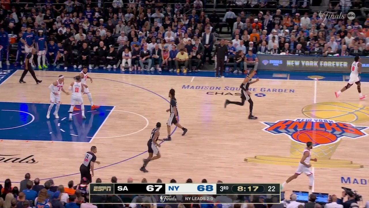 Jalen Brunson gets the and-1 to go with his back nearly facing the basket