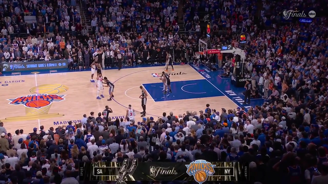 Jalen Brunson misses the potential game-winner over Victor Wembanyama De'Aaron Fox gets the ball at the other end and instead of wasting the clock he goes for a layup and gets blocked by OG Anunoby
