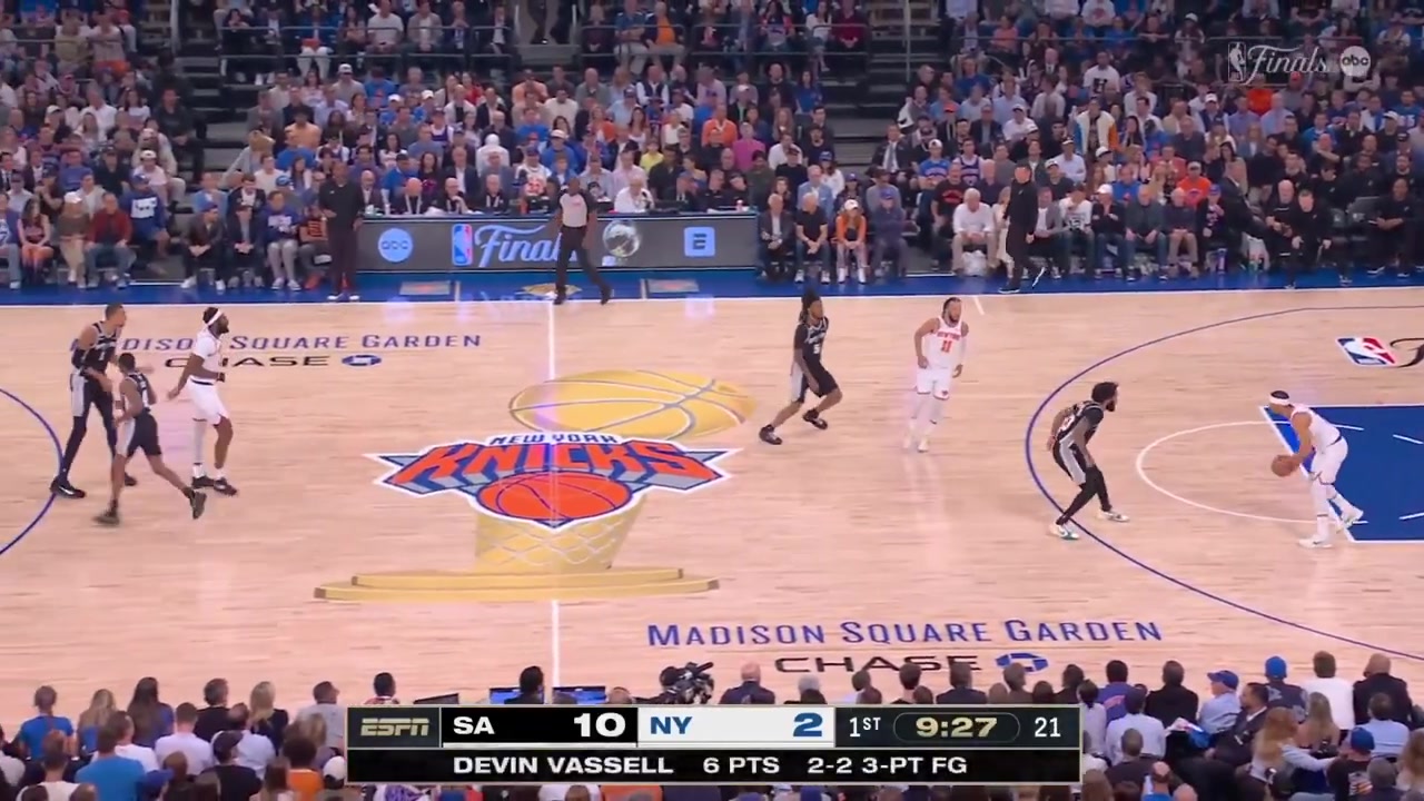 Julian Champagnie full FOOTAGE vs New York Knicks last night 107-106 L - Game 4 - 2026 NBA Finals5 Points on 29 FG 222 17 from 3 143 5 Rebounds 3 Assists ZERO turnovers 4 Steals 1 PF and a - of -4 in 3300 minutes played