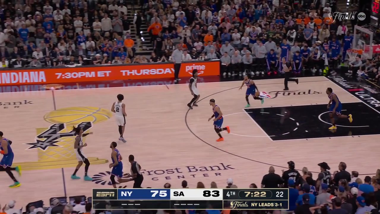 Jalen Brunson scores the layup to give him 34 points cutting the Spurs' lead to six with a replayThe Spurs take a timeout