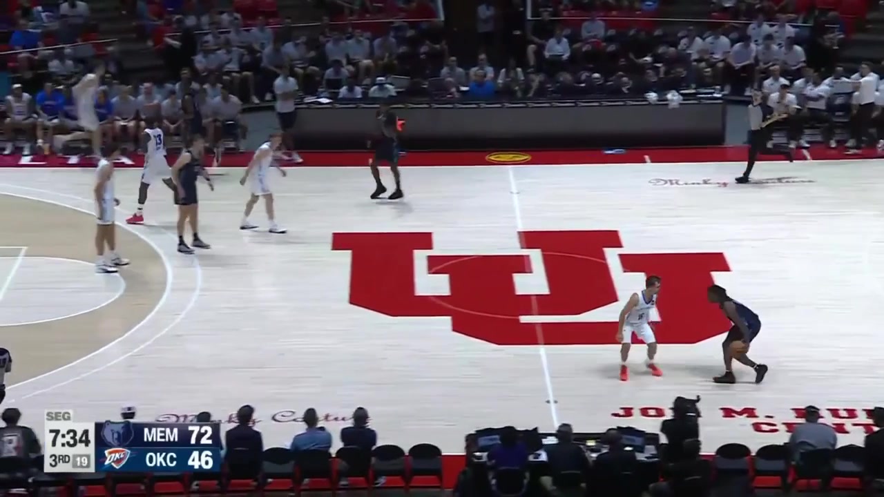 Carson Cooper with the wicked alley-oop dunk over Aday Mara off a lob by Javon Small with replays