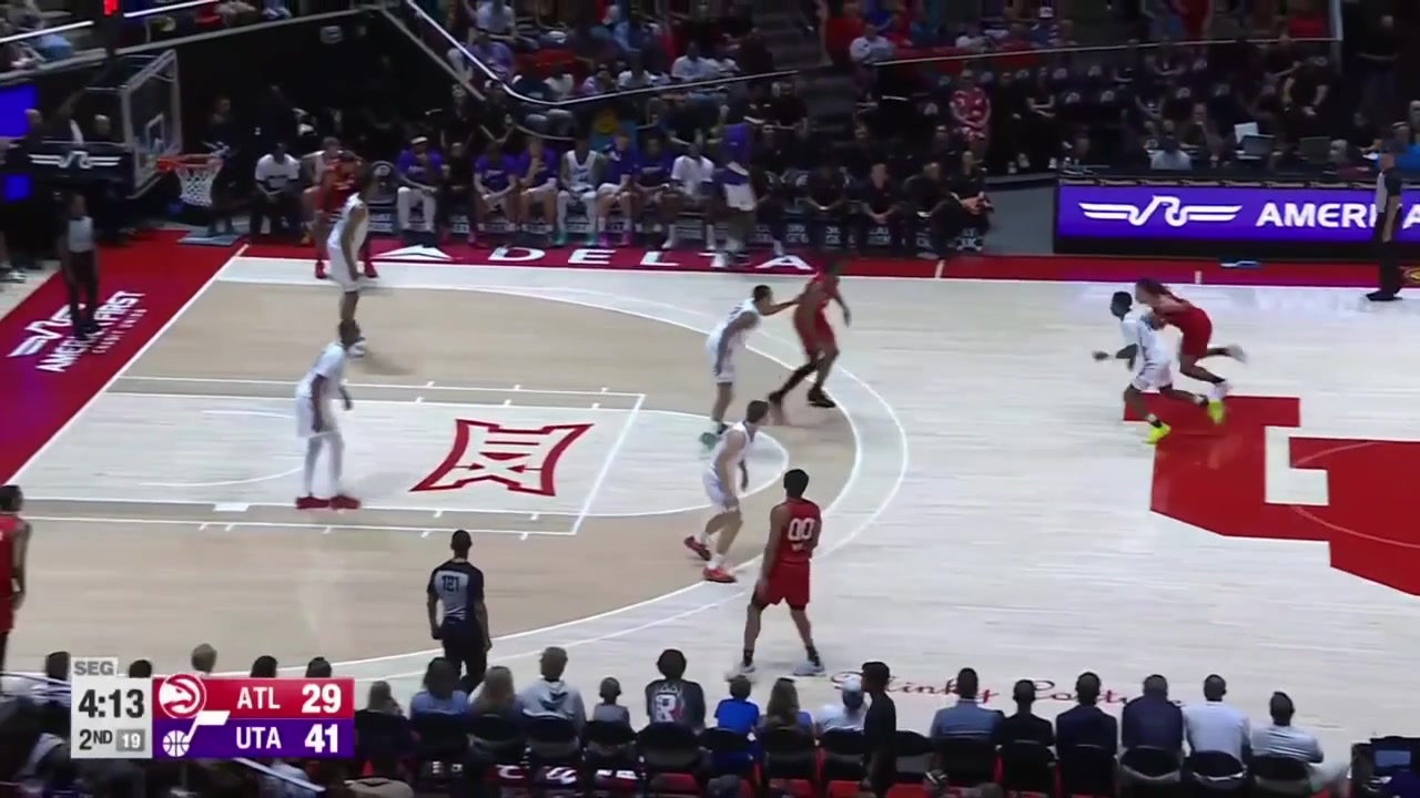 Kobe Johnson scores the tough layup off an assist by Kingston Flemings 5th assist