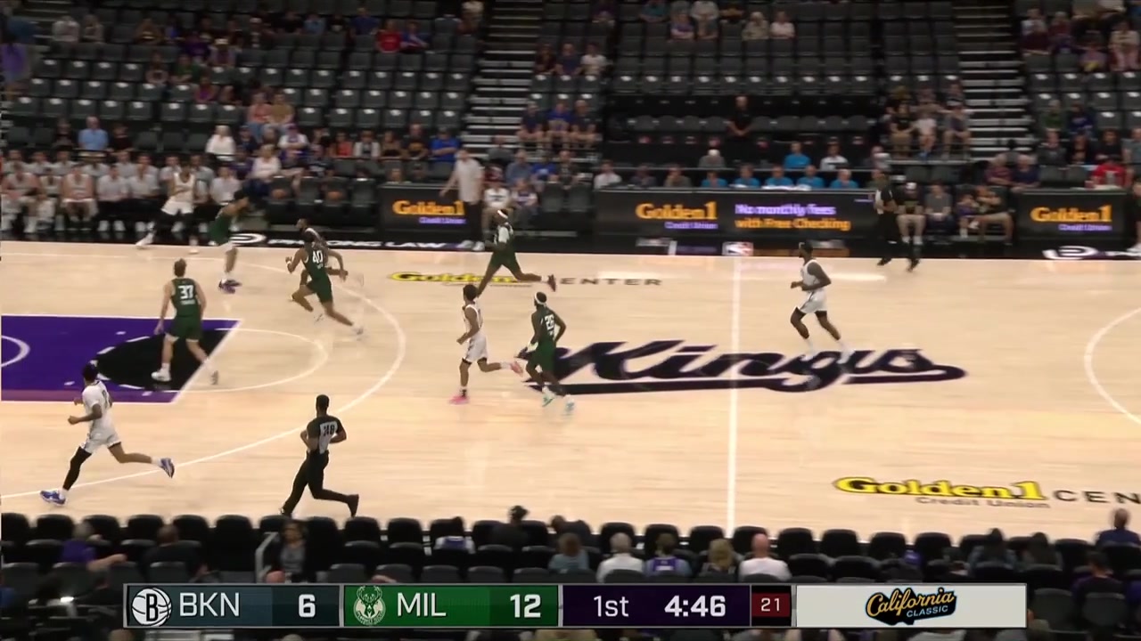 Dwight Murray Jr finds Aaron Scott for the corner 3 and Zach Austin answers with a corner 3 of his own