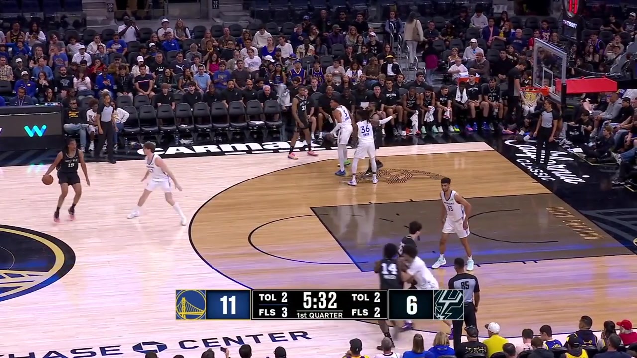 Hyunjung Lee hits the triple off a set play