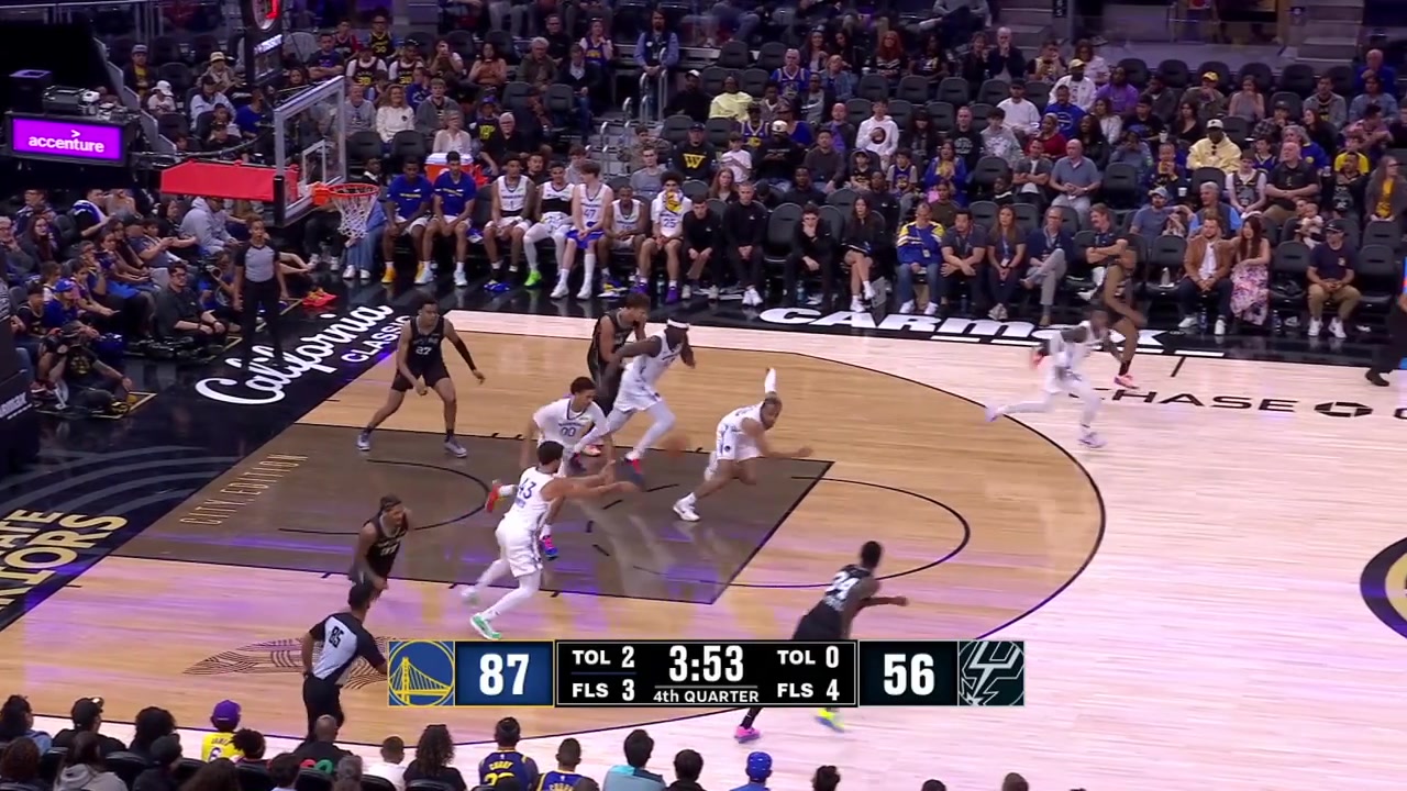Deivon Smith with the two-handed fastbreak dunk