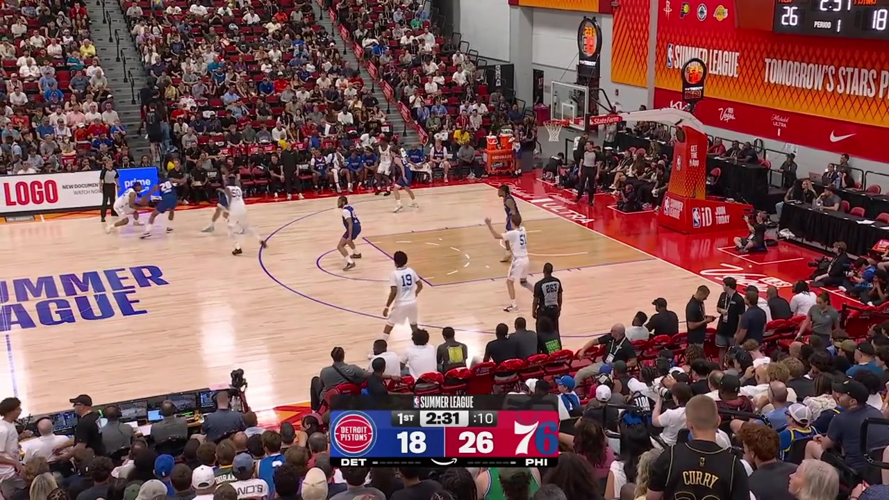Dante Maddox Jr with the floater to beat the shot clock giving him 10 points in the 1st quarter