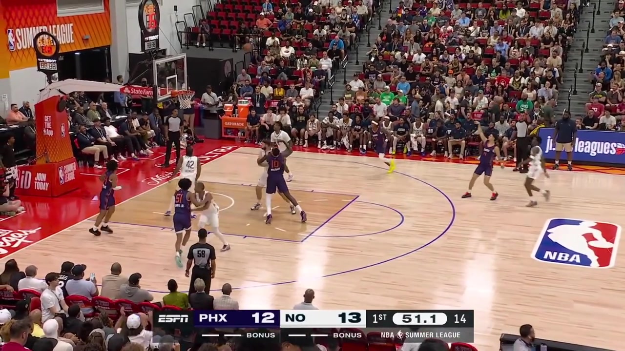 Malik Dia with an elbow to the face of Javonte Cooke with replaysOffensive foul
