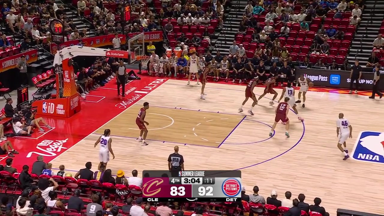 Brice Williams hits his 6th triple of the night