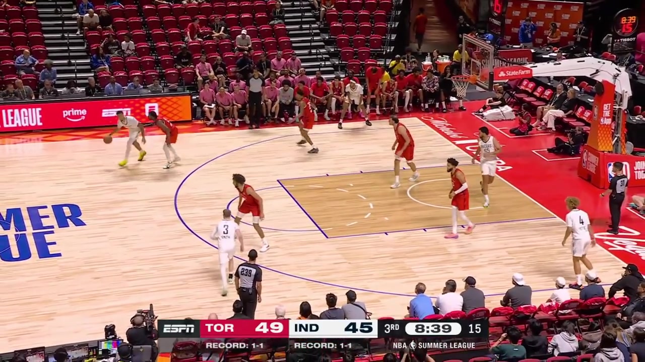 Nimari Burnett drives on the fastbreak decelerates and dunks it on Jalen Slawson in transition for the poster dunk with replaysAlso gives him the stare