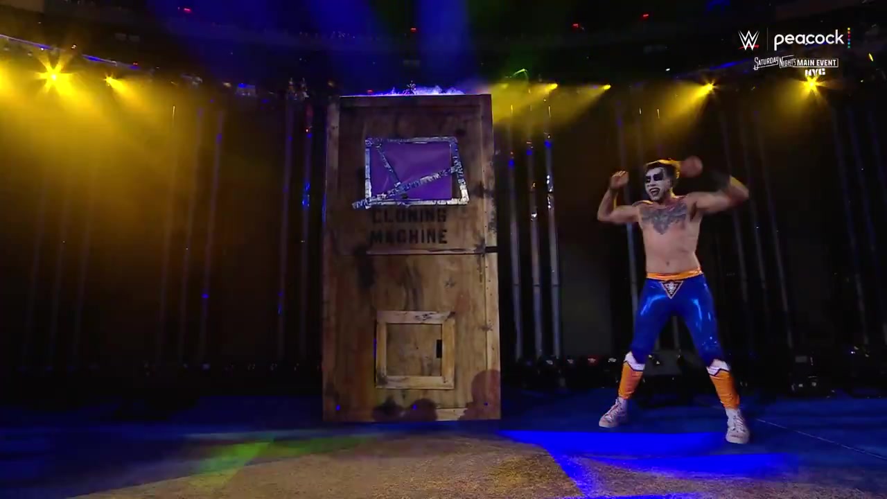 Karl-Anthony Towns arrives at Saturday Night's Main Event in MSG and does a pair of chokeslams
