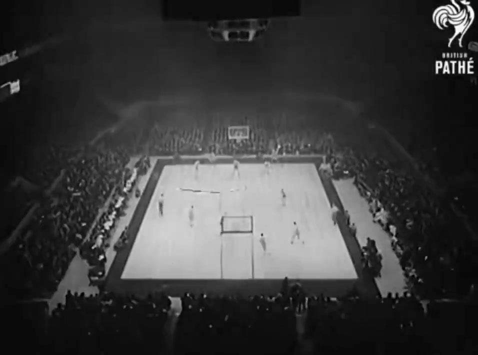 How basketball was played in the 1930s