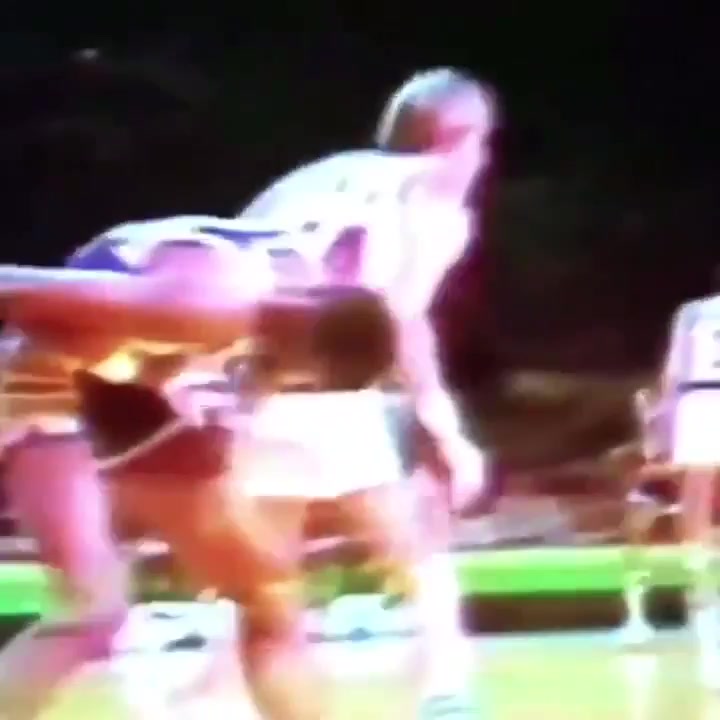 In 1977 rookie Kent Benson barely two minutes into his NBA debut tried to rough up Kareem Abdul-Jabbar and establish himself against the superstar Kareem responded by immediately punching the cocky rookie in the face
