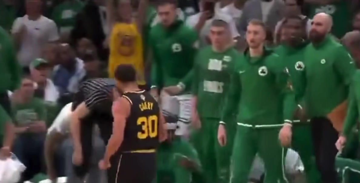 Stephen Curry baiting TD Garden to alleviate the pressure from Draymond in the 2022 NBA Finals