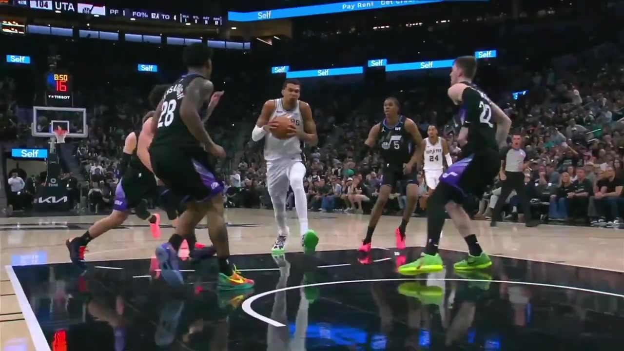 Wemby with an angry dunk that leaves even Dylan Harper in disbelief