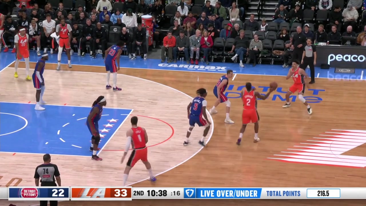 Isaiah Stewart with a huge block on Kawhi Leonard at the rim Brook Lopez is there to clean it up and secure the possession