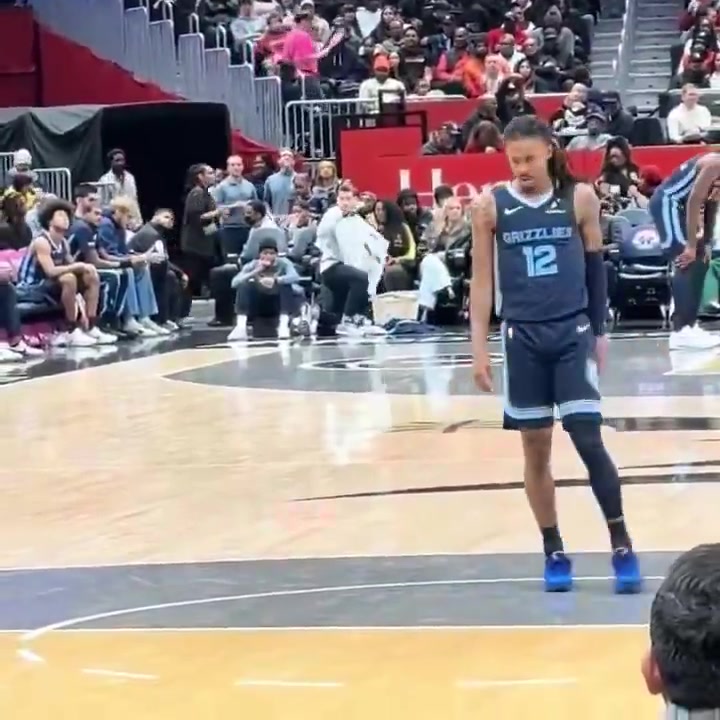 Ja Morant after sharing words with a heckling Wizards fan They be on my dick more than my bitch