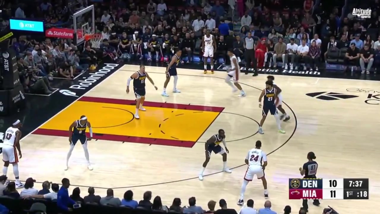 Kelel Ware Lob Dunk over Nikola Jokic