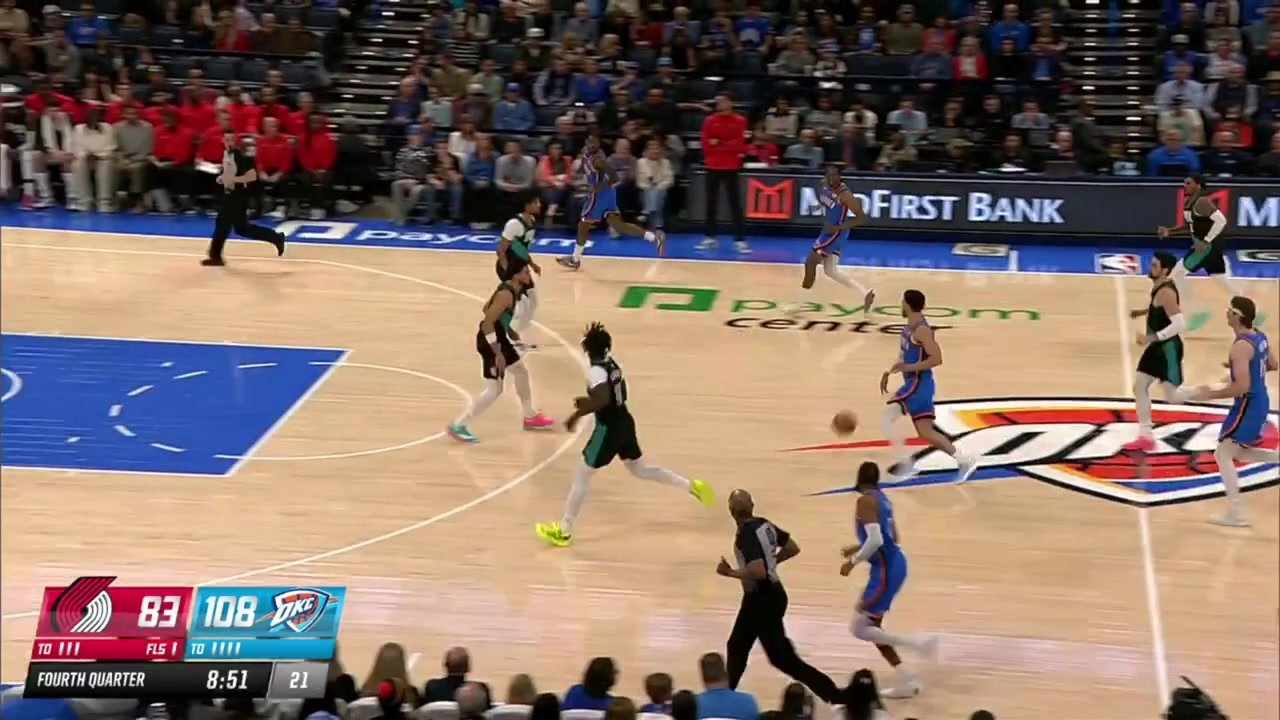 Lowlight Jalen Williams horribly misses the easy layup