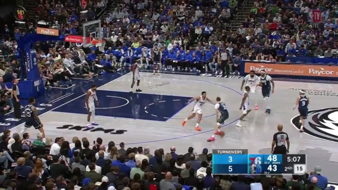 Lowlight Shambolic Sixers defensive miscommunication involving Quentin Grimes gives the Mavs 2 open threes in just over a minute