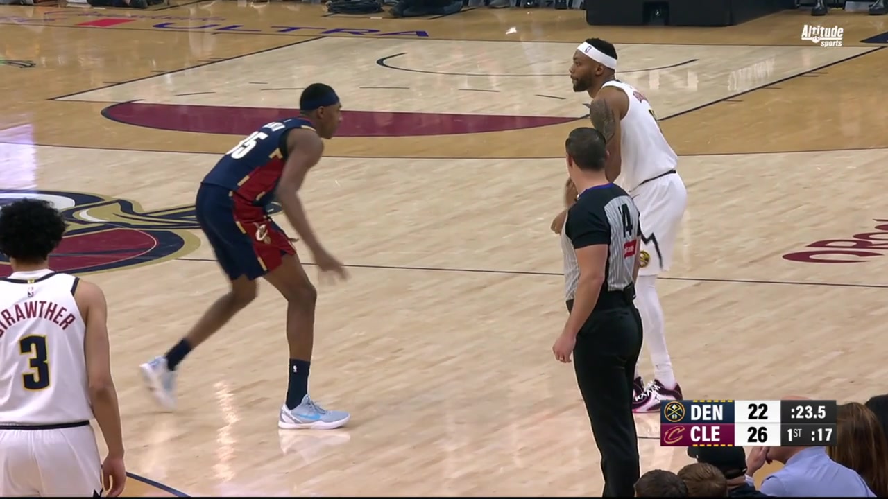 Murray isolates his defender stops on a dime and buries the step-back jumper He ends the first quarter with 16 points