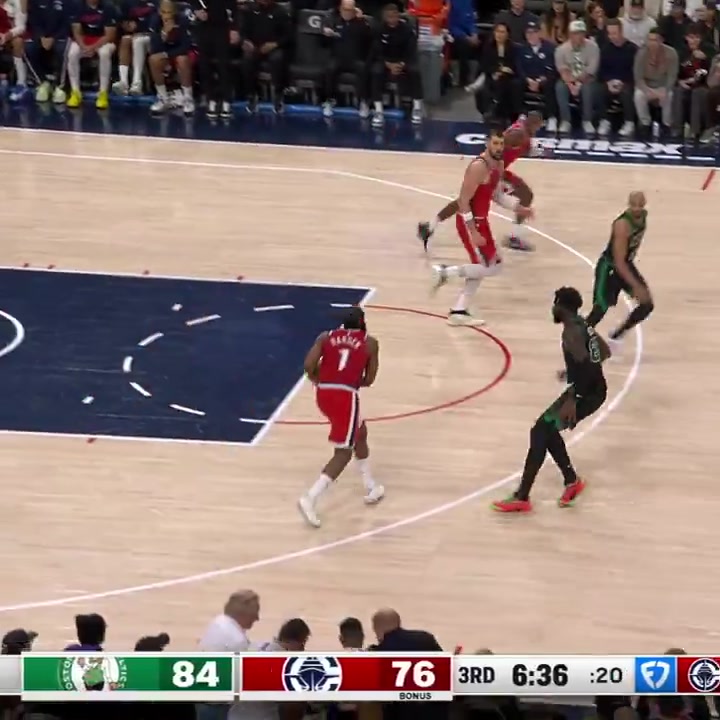 Kris Dunn hits back corner threes to cut the Celtics lead