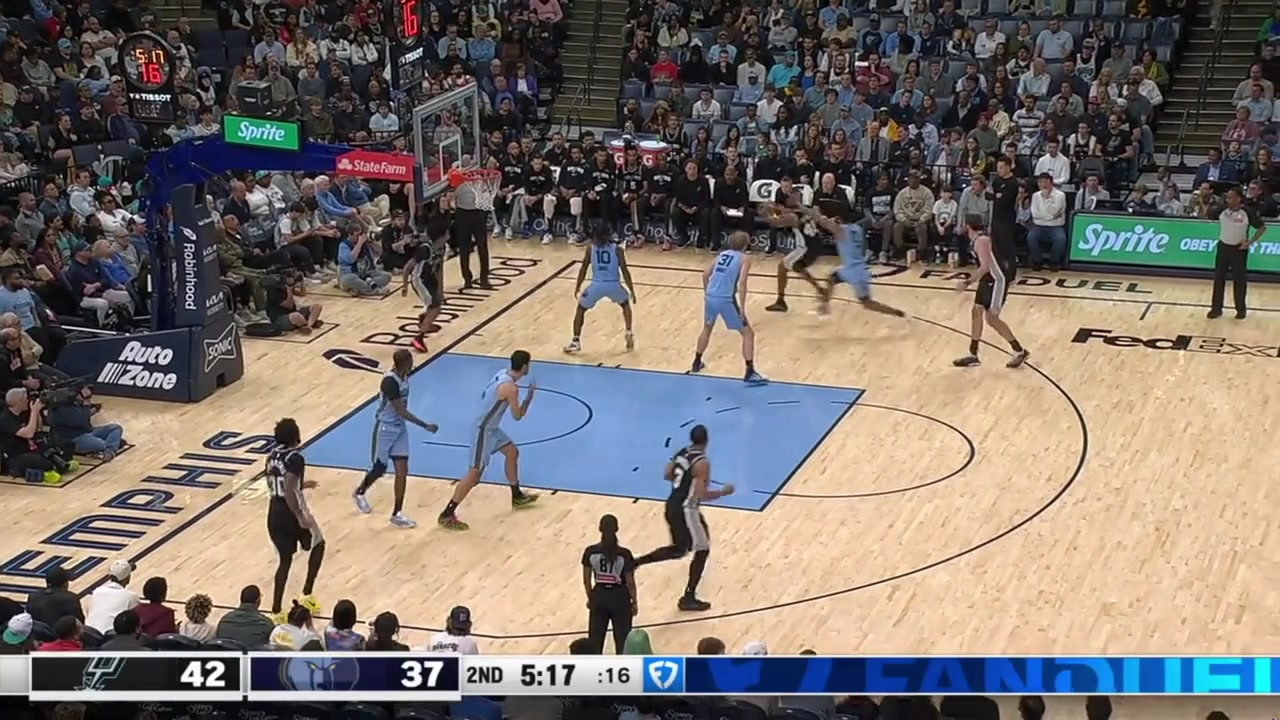 Keldon Johnson scores the layup with a replay He is now the 5th Spurs in all-time points off the bench surpassing Marco Belinelli