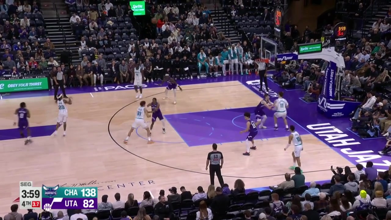 Walter Clayton Jr with a big 3 to cut the lead to 53