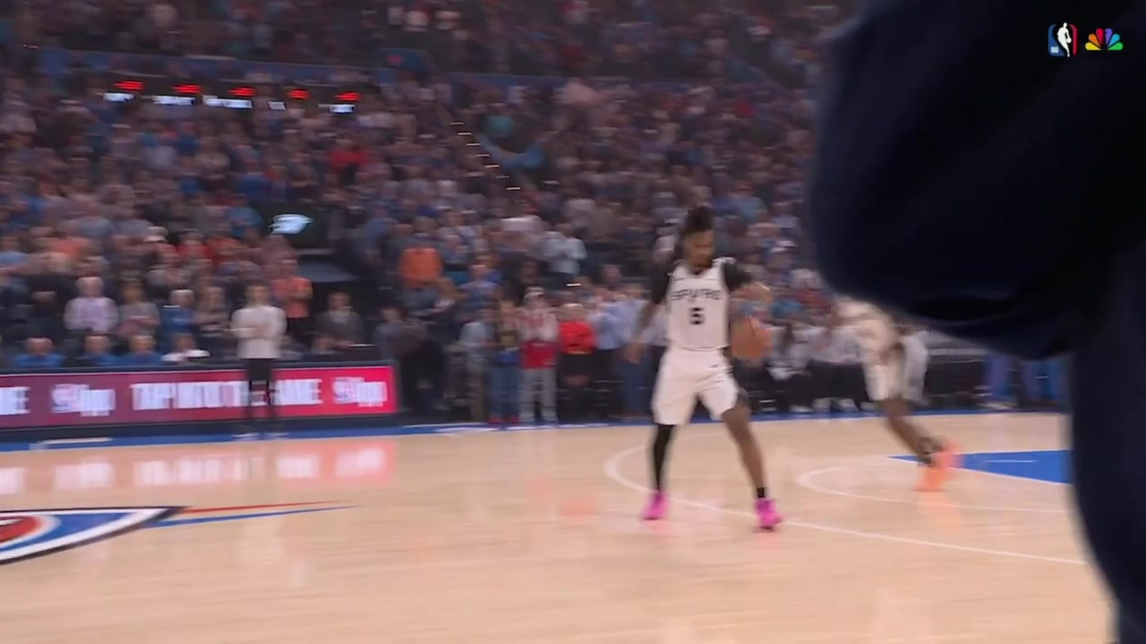 Wemby wins the tip and Castle yams it to kick off Spurs vs Thunder