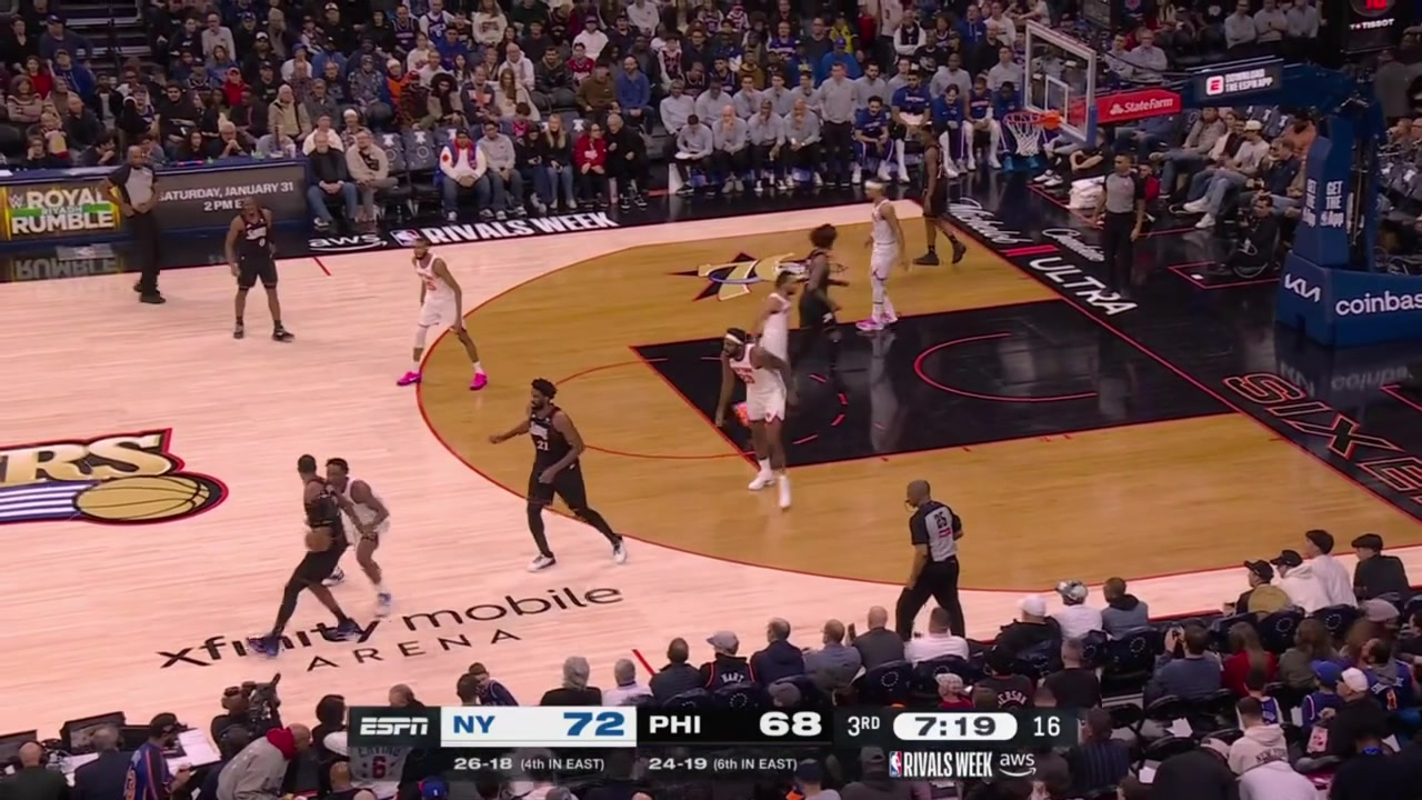 Mitchell Robinson with great defense on Paul George and Josh Hart with the fastbreak layup at the other end