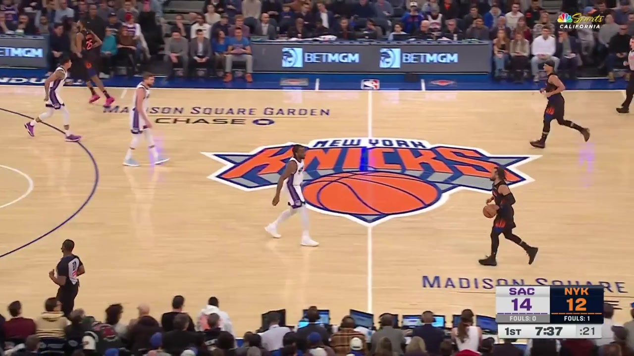 Karl-Anthony Towns tries to post up Russell Westbrook and it didn't go well with replays Kings and Knicks commentaries