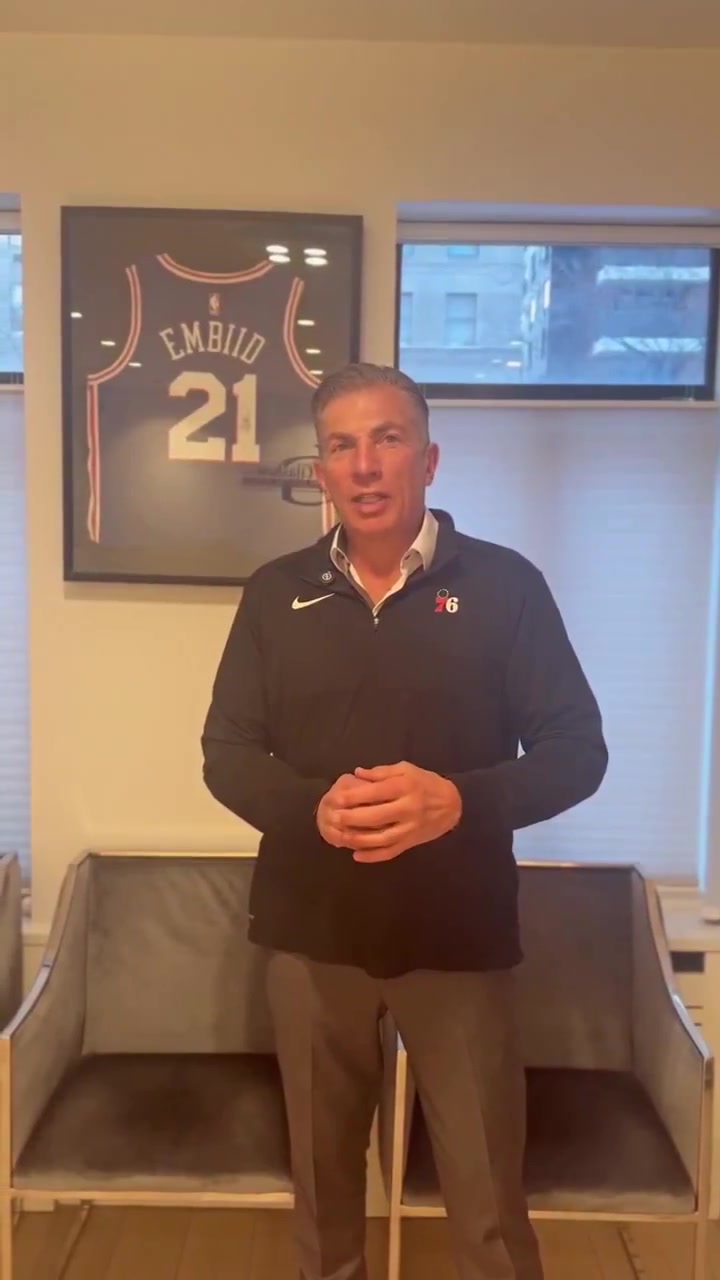 Dr Jonathan Glashow the man who performed the latest knee surgeries on Joel Embiid and Kawhi Leonard has a special message for Sixers fans after they flooded his reviews with 5 stars
