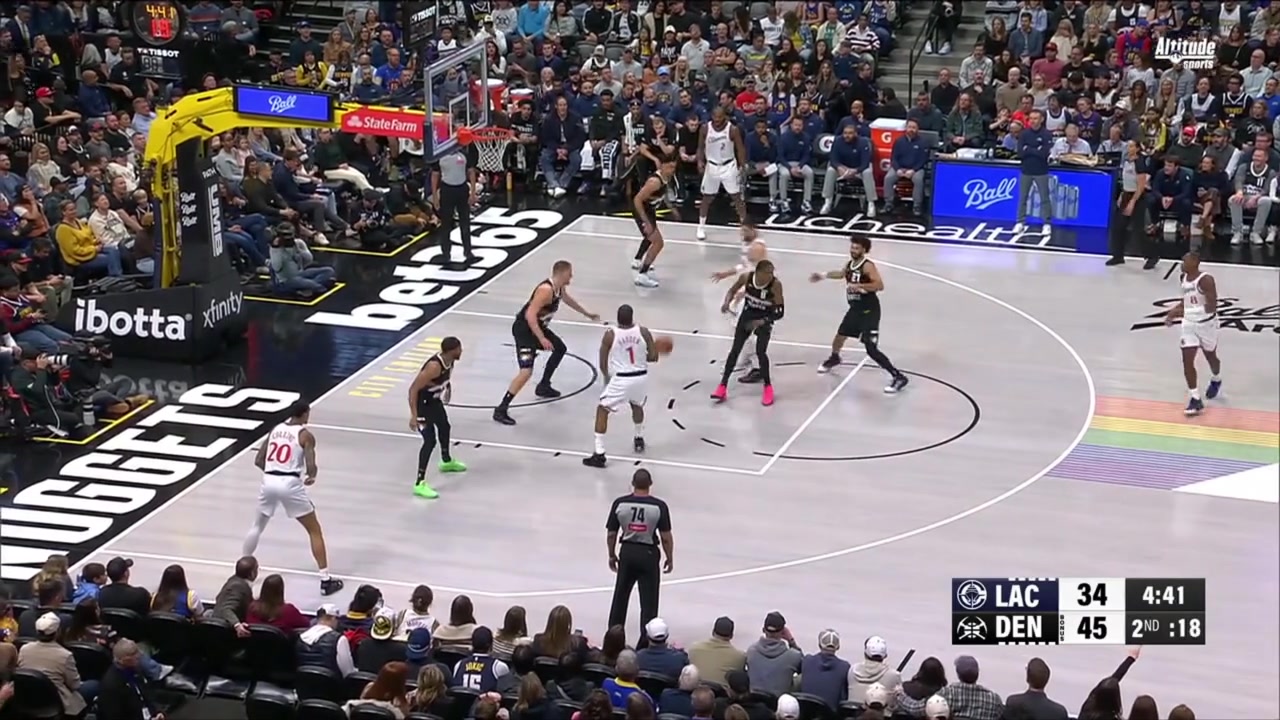 Lowlight Ivica Zubac misses the wide-open dunk attempt at the rim