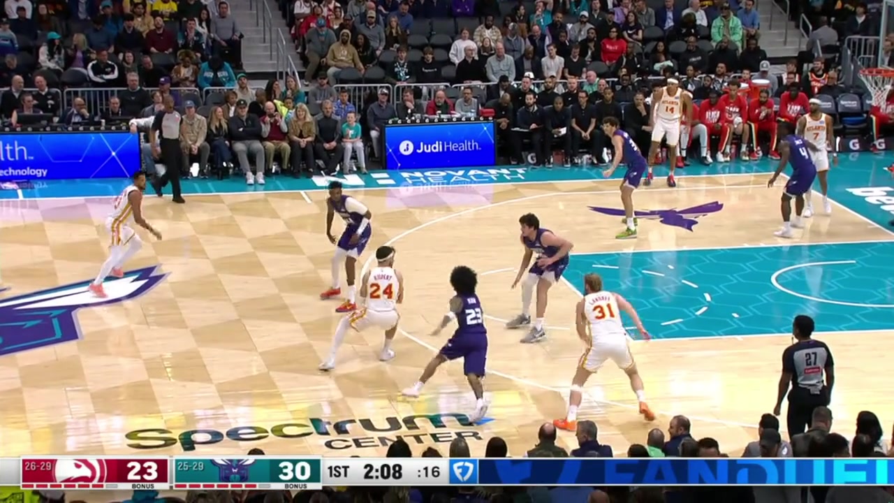 Jock Landale banks in the mid-range jumper