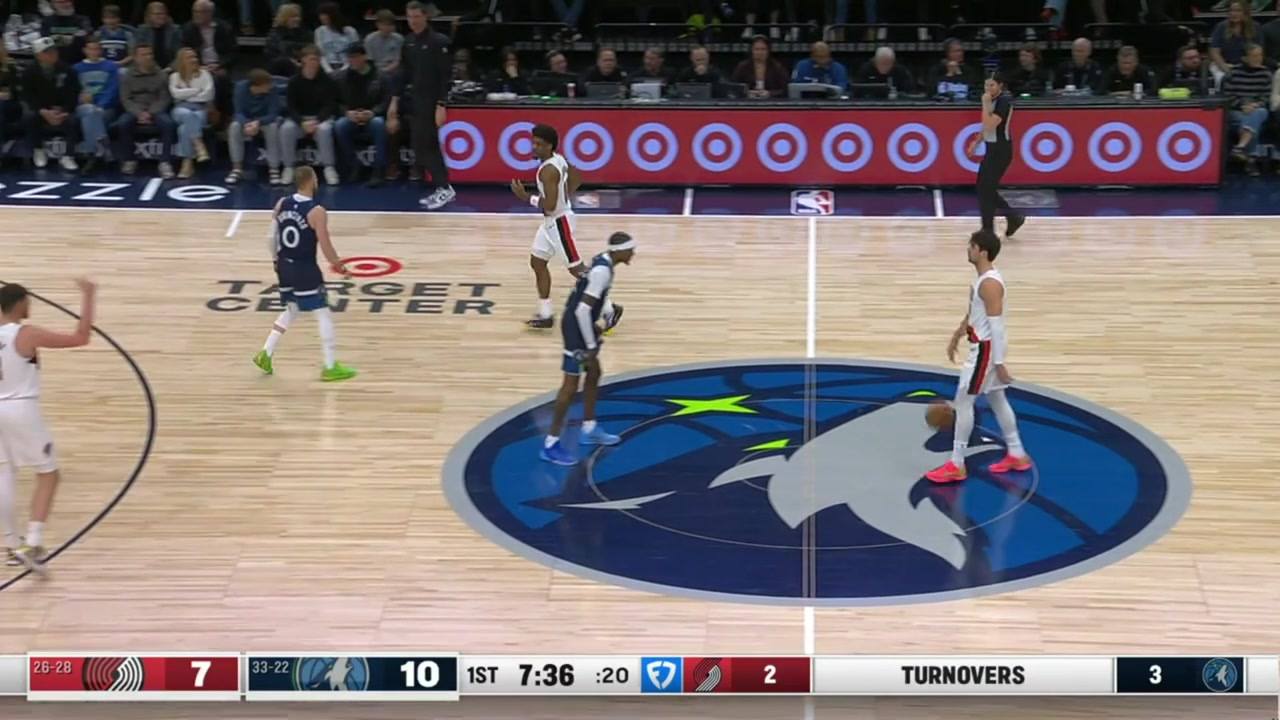 Donte DiVincenzo intercepts the pass and Jaden McDaniels finishes the fastbreak with the sledgehammer with replays