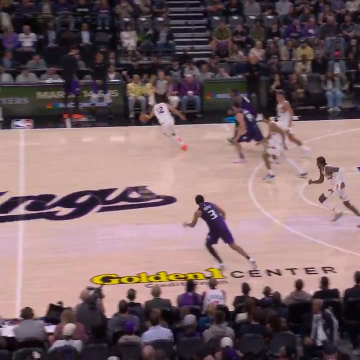 Jalen Green with the absolutely filthy dunk off the alley-oop