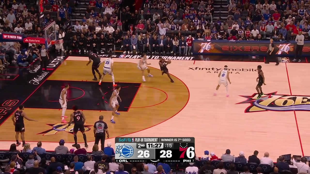 Paul George takes Franz Wagner on ISO and scores the long step back jumper over him with a replay
