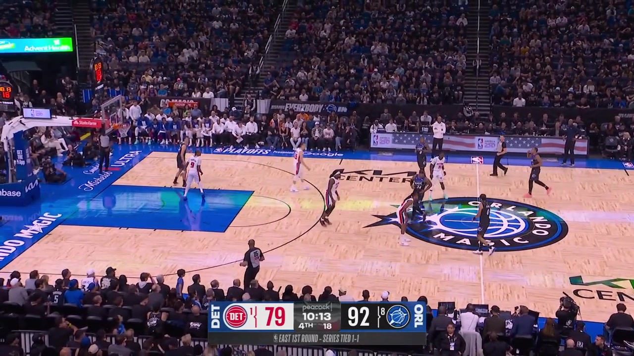 Wendell Carter Jr with the putback dunk to put the Magic up 15 early in the 4th quarter Pistons timeout