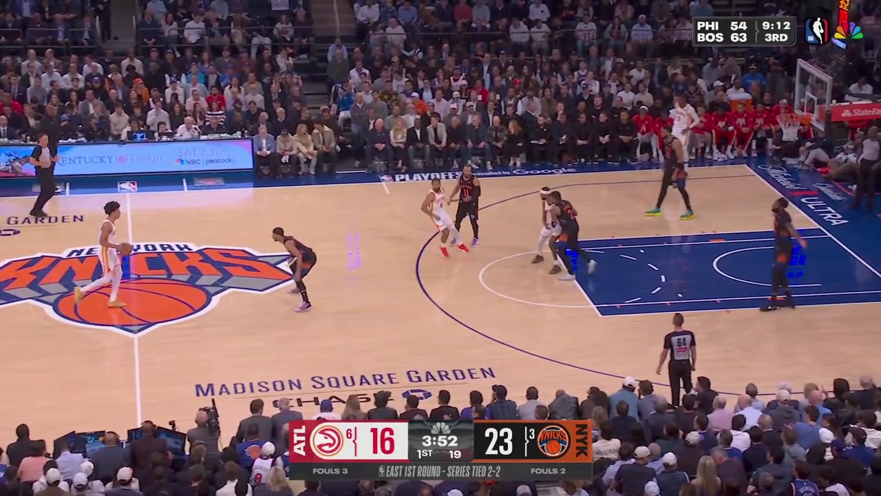 Jonathan Kuminga soars up high in the air for the alley-oop dunk with a replay