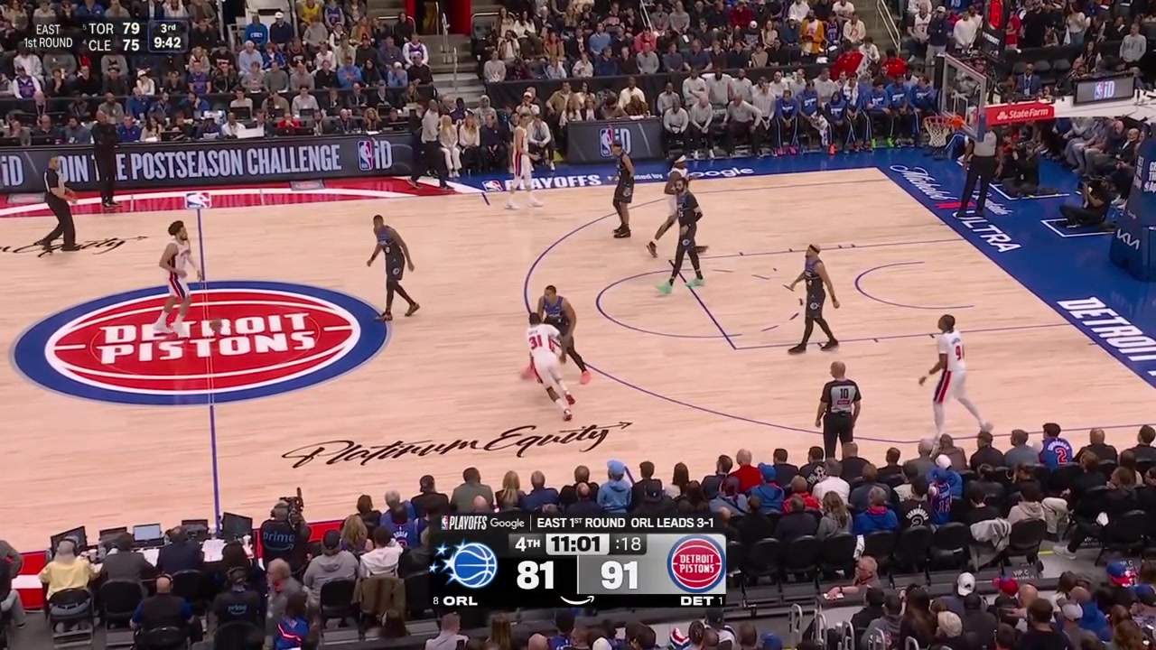 Javonte Green and Duncan Robinson hit their threes and the Pistons are up 16 in the 4th quarter