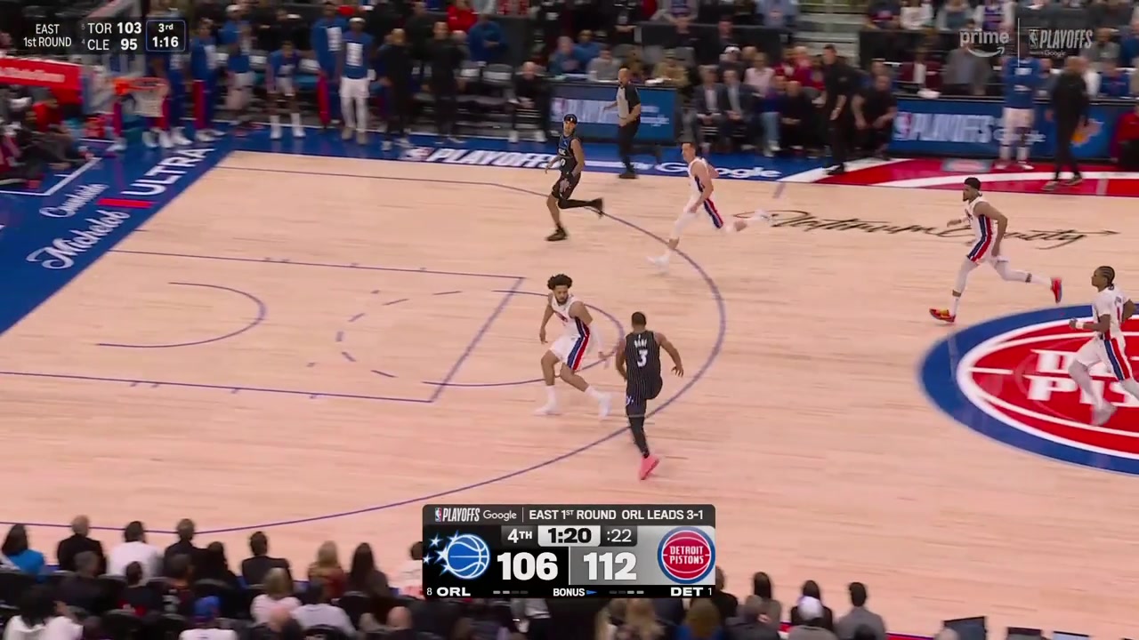 Jalen Duren emphatically rejects Banchero in the clutch