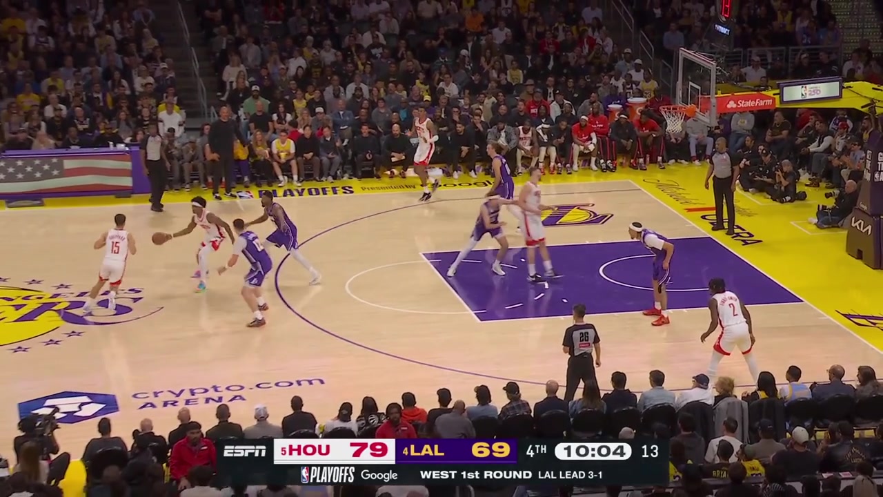 Alperen engn pretends to look for the cutting pass off the post and dishes a no look close pass to Jabari Smith Jr for the 3-pointer with a replayThe Rockets go up 13 in the 4th quarter