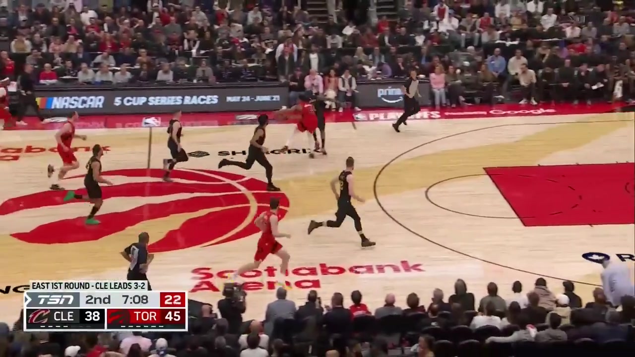 RJ Barrett is too damn strong and gets the and 1