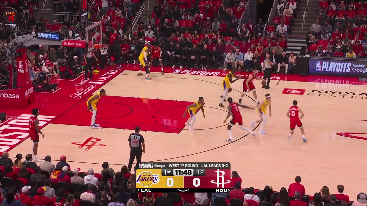 The Lakers leave Tari Eason open for the Rockets' first 3-pointer and points of the night